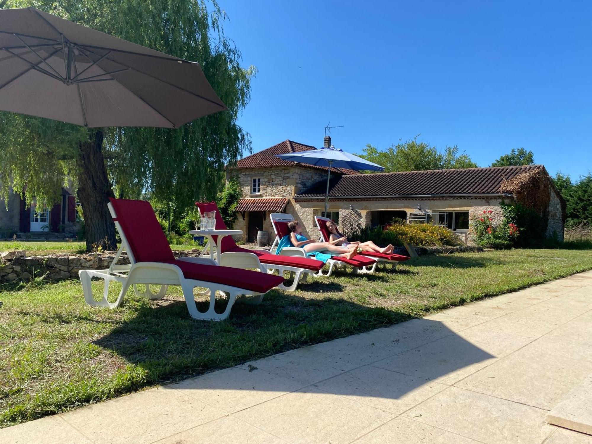 Sfeervol Vakantiehuis Op Landgoed Aan De Dordogne Prudhomat Exterior foto